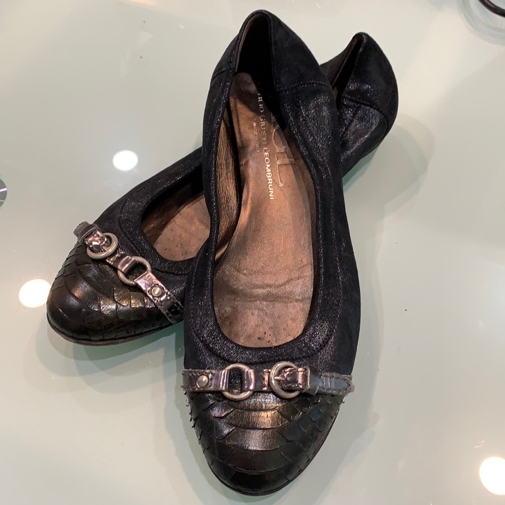 Gently used AGL flat 39.5